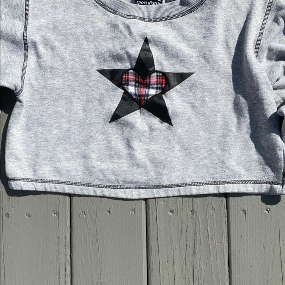 Cropped Sweatshirt ⭐️ - Picture 2 of 4